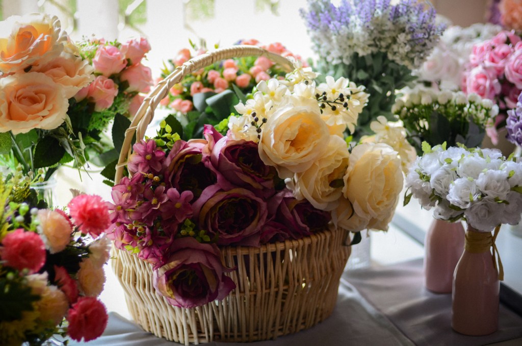 Love-crowns---ROOM-17