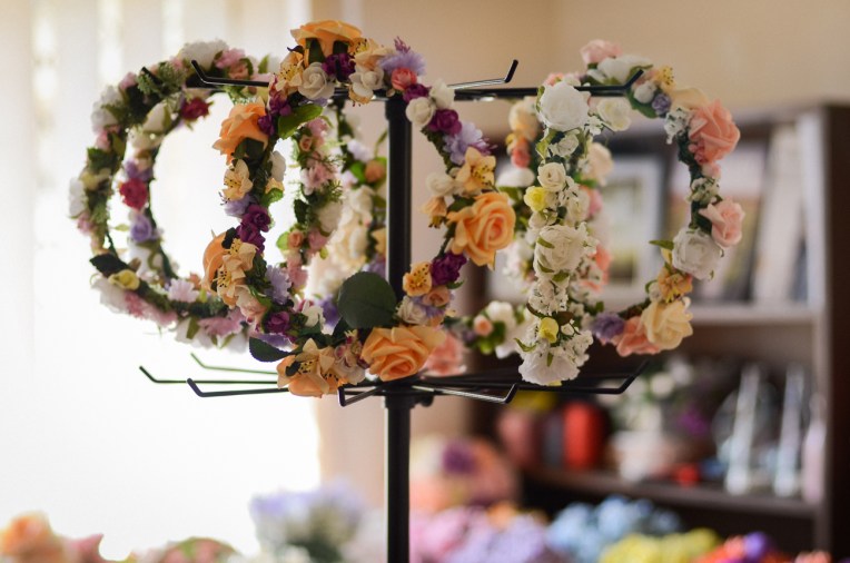 Love-crowns---ROOM-18