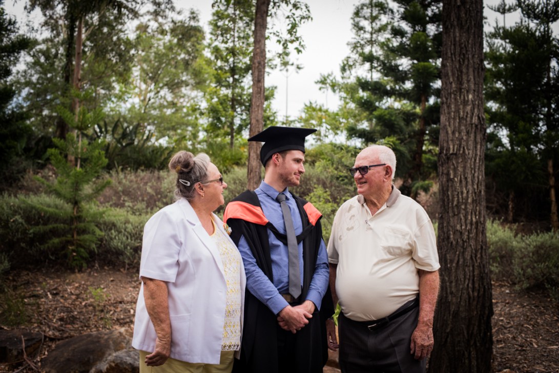 bens-graduation-gates-family-13