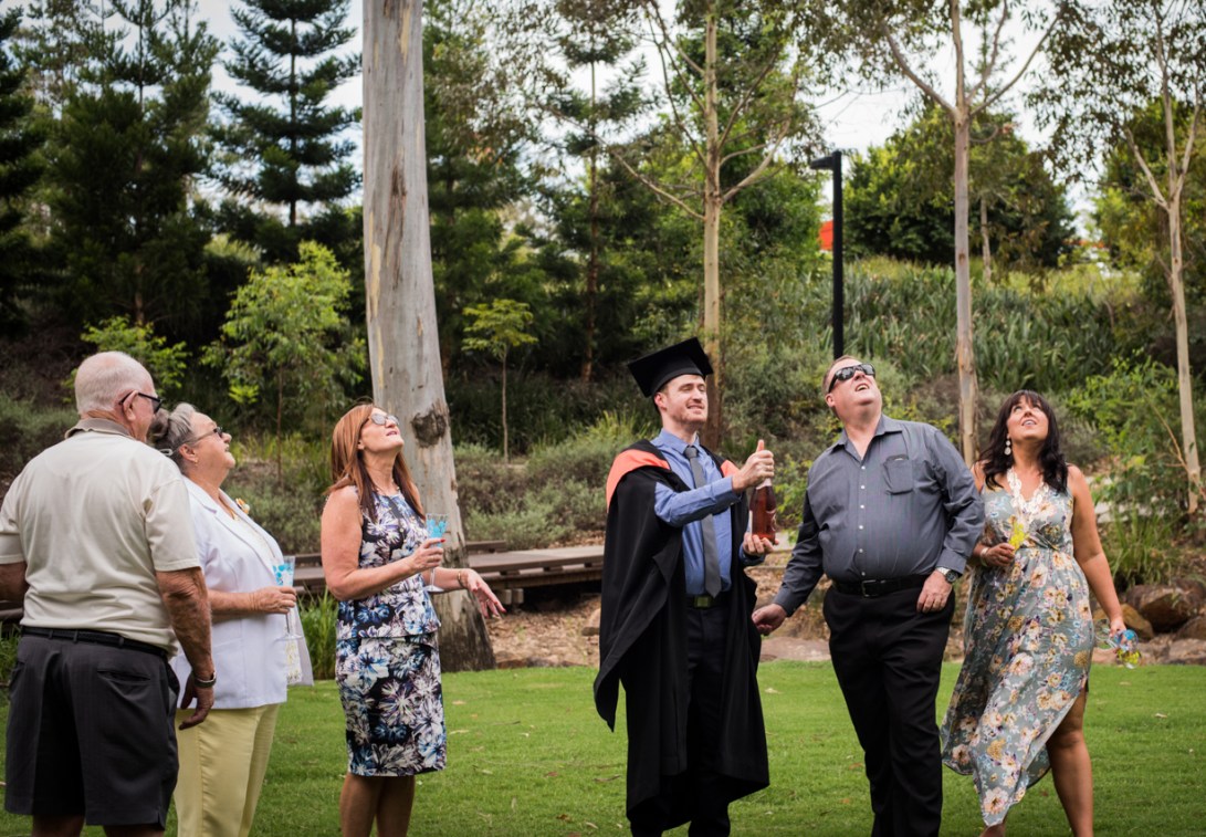 bens-graduation-gates-family-15