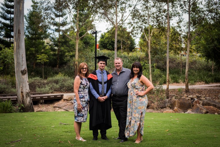 bens-graduation-gates-family-22