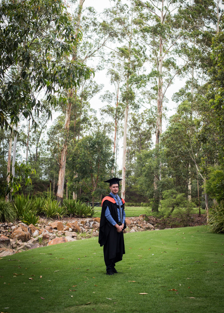 bens-graduation-gates-family-30