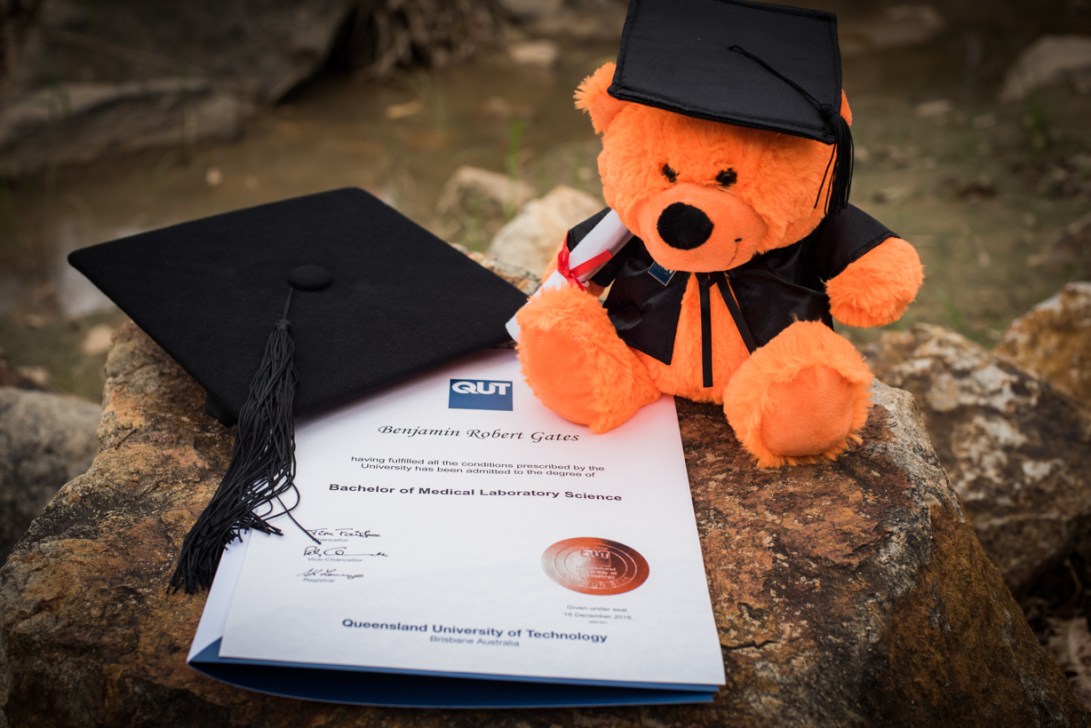 bens-graduation-gates-family-32