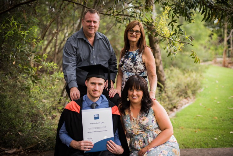 bens-graduation-gates-family-35