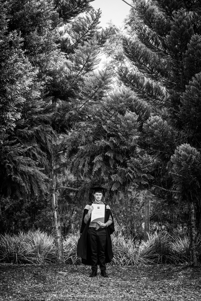 bens-graduation-gates-family-bw-4