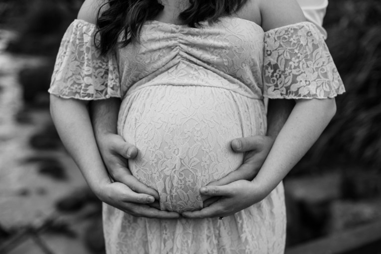 Scott + Ashley Maternity - B&W-10